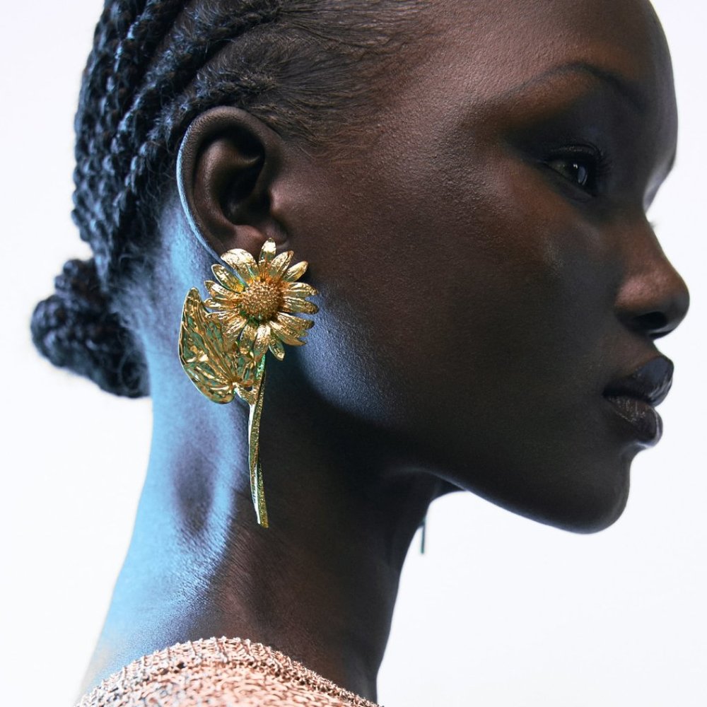 Zara Daisy Earrings NWT